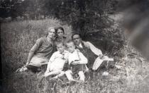 Vergina Elazar with relatives