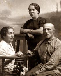 Zinaida Leibovich's mother's parents: Haya-Surah and Haim Altman and her mother Shprintse Altman