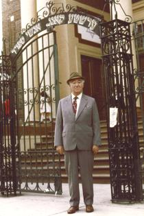 Bernard Knezo Schönbrun in front of a synagogue in New York