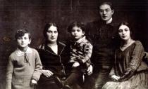Bella Kisselgof 's mother  Sofia Rivkina's family