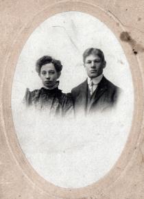 Anna Ivankovitser's maternal aunt Etl with her future husband
