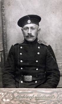 Ida Limonova's uncle Ekhil Gelbartovich