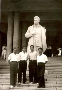 Leonid Karlinsky's father Meyer Karlinsky and his companions