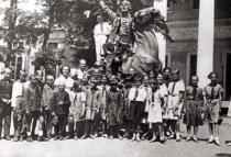 Naum Balan and his classmates