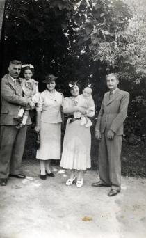 Victoria Angelova and relatives
