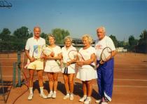 Jiri Munk with his wife Alena and friends on a tennis court
