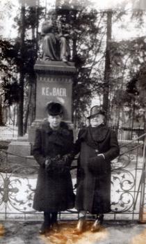 Paulina Schynzvit and her mother Vera Pasternak