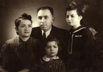 Rozalia Unger with her husband and children